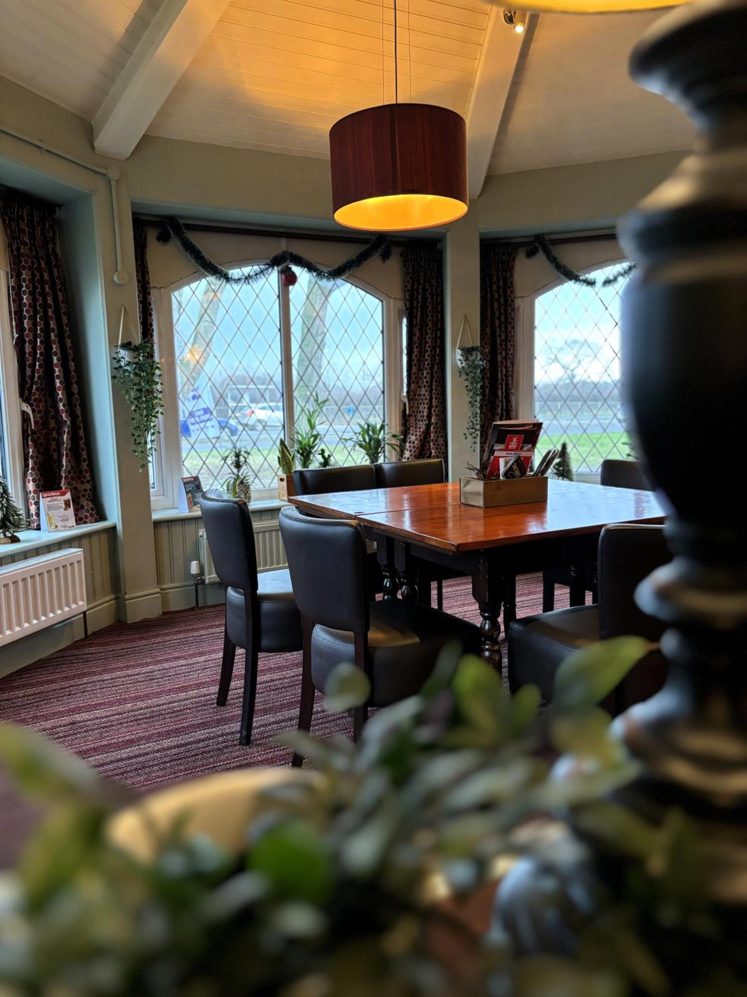 Premier Roomz Two Mills Ledsham  Exterior photo